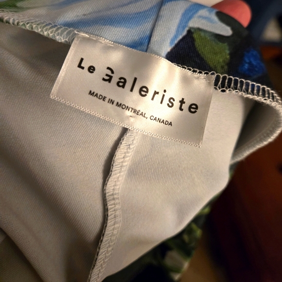 ✨️HOST PICK✨️ 🇨🇦 Made in Montreal NWOT Le Galeriste Floral StretchPencil Skirt - Picture 5 of 6